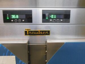 5072 Traulsen RDT232NUT-FHS refrigerator freezer (4)