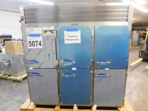 5074 Traulsen RHT332NP-HHG 3-Section pass through refrigerator (2)