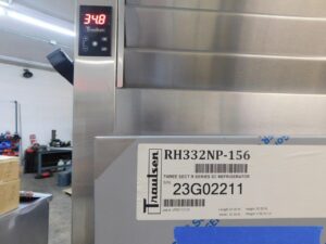 5074 Traulsen RHT332NP-HHG 3-Section pass through refrigerator (3)