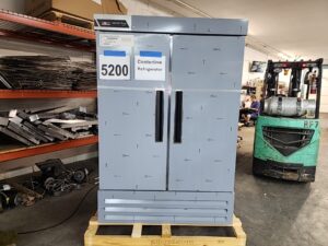 5200 Traulsen Centerline CLBM-49R-FS-LR 2-door refrigerator (2)