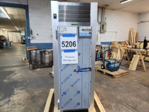 5206 Traulsen G10011 refrigerator (9)