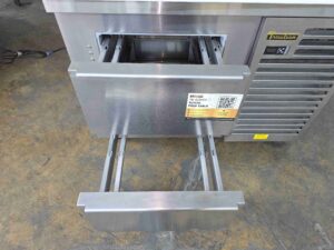 6132 Traulsen TB046SL2S refrigerated prep station (10)