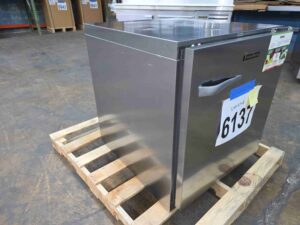 6137 Traulsen undercounter UHT27-R refrigerator (6)