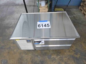 6145 Traulsen TE048HT check base 3 6145 TE048HT-1 Chef Base Refrigerator 6145 Traulsen TE048HT check base (3)