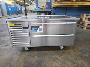 6145 Traulsen TE048HT check base 4 6145 TE048HT-1 Chef Base Refrigerator 6145 Traulsen TE048HT check base (4)