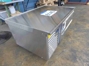 6145 Traulsen TE048HT check base 7 6145 TE048HT-1 Chef Base Refrigerator 6145 Traulsen TE048HT check base (7)