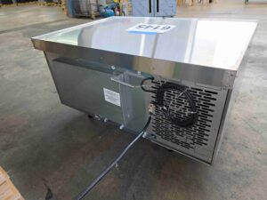 6145 Traulsen TE048HT check base 9 6145 TE048HT-1 Chef Base Refrigerator 6145 Traulsen TE048HT check base (9)