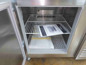6147 traulsen TB046SL2S-1 prep station (5)