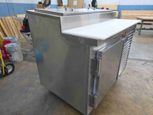 6147 traulsen TB046SL2S-1 prep station (7)