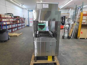 6157 Hobart CL44ENVL Conveyor dishwasher (10)