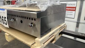 6165 Vulcan VCRG36-M1 manual gas griddle (3)