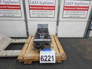 6221 Wolf AHP212-2 2-burner gas hot plate (2)