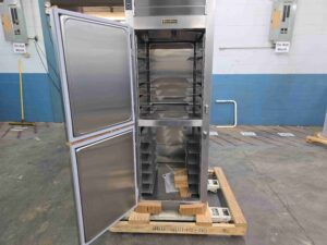 5870 Traulsen RHT132NPUT-HHS pass thru refrigerator (3)
