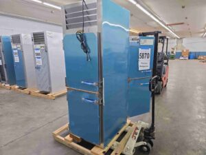 5870 Traulsen RHT132NPUT-HHS pass thru refrigerator (6)