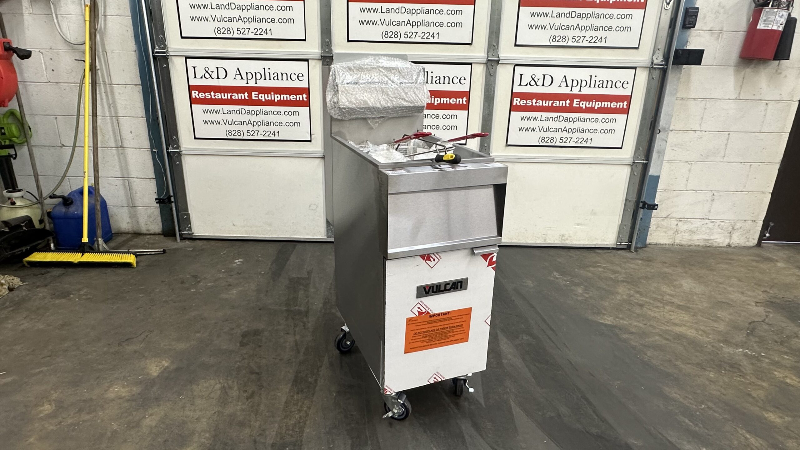 6222 Vulcan 1GR45M 1 gas deep fryer 2 scaled 6222 Vulcan 1GR45M-1 Fryer 6222 Vulcan 1GR45M-1 gas deep fryer (2)