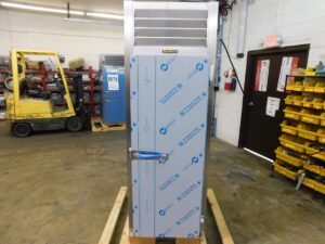 5874 Traulsen AHT132NPUT-FHS cooler refrigerator (2)
