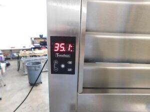 5874 Traulsen AHT132NPUT-FHS cooler refrigerator (5)