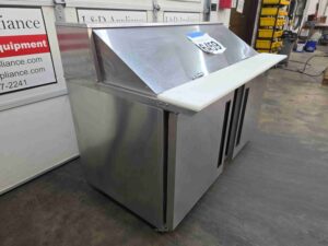 6459 Centerline Traulsen CLPT-6024-SD-MT prep station (9)