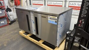 6460 Traulsen CLUC-60F-SD-LR Freezer under counter (4)