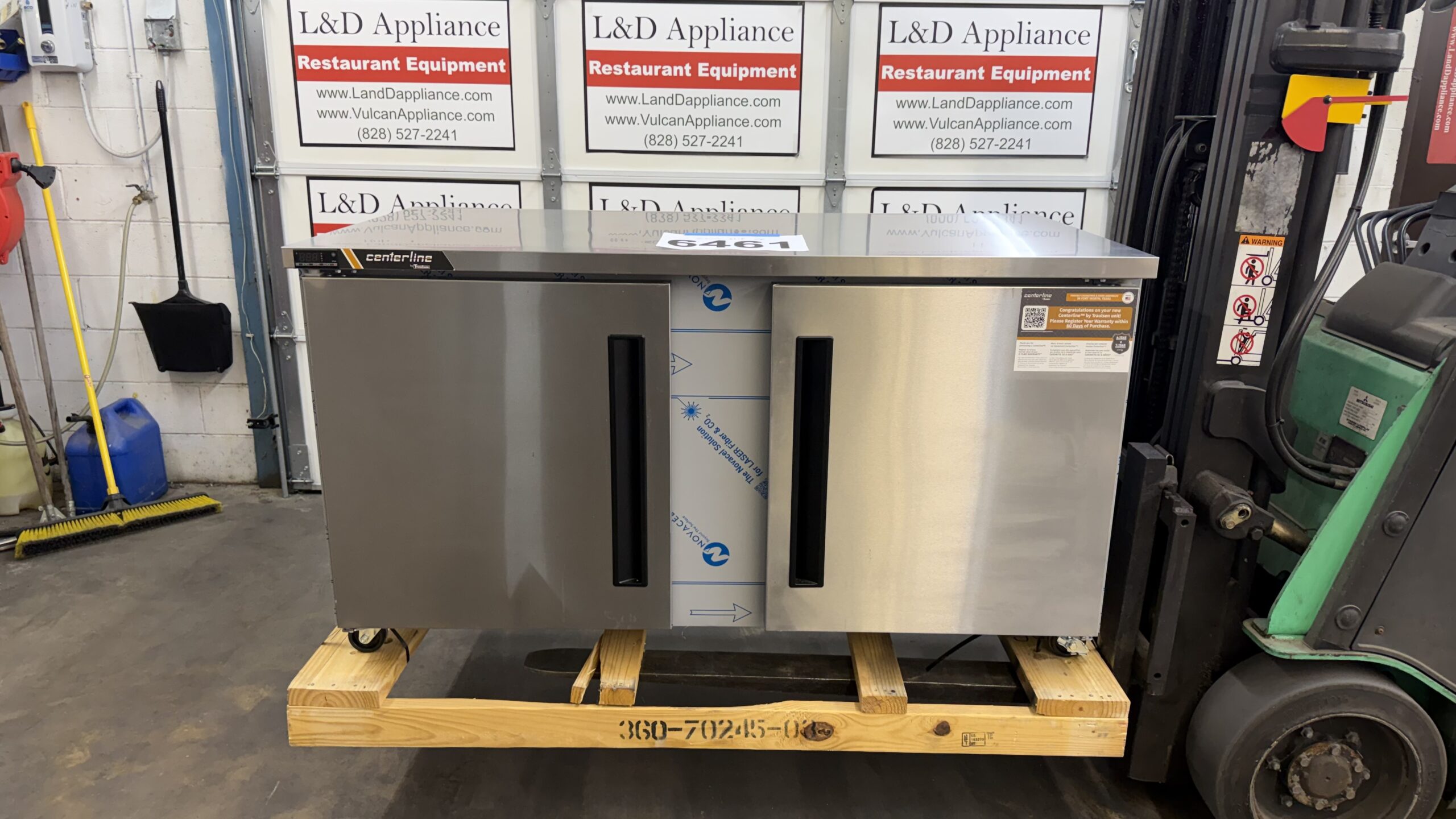 6461 Centerline Traulsen CLUC-60R-SD-LR under counter refrigerator (2)