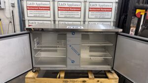 6461 Centerline Traulsen CLUC-60R-SD-LR under counter refrigerator (3)