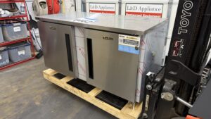 6462 Traulsen CLUC-60F-SD-LR under counter refrigerator (4)