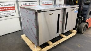 6462 Traulsen CLUC-60F-SD-LR under counter refrigerator (5)