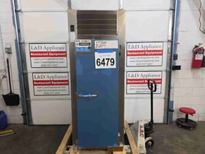 6479 Traulsen RW132W heated cabinet (11)