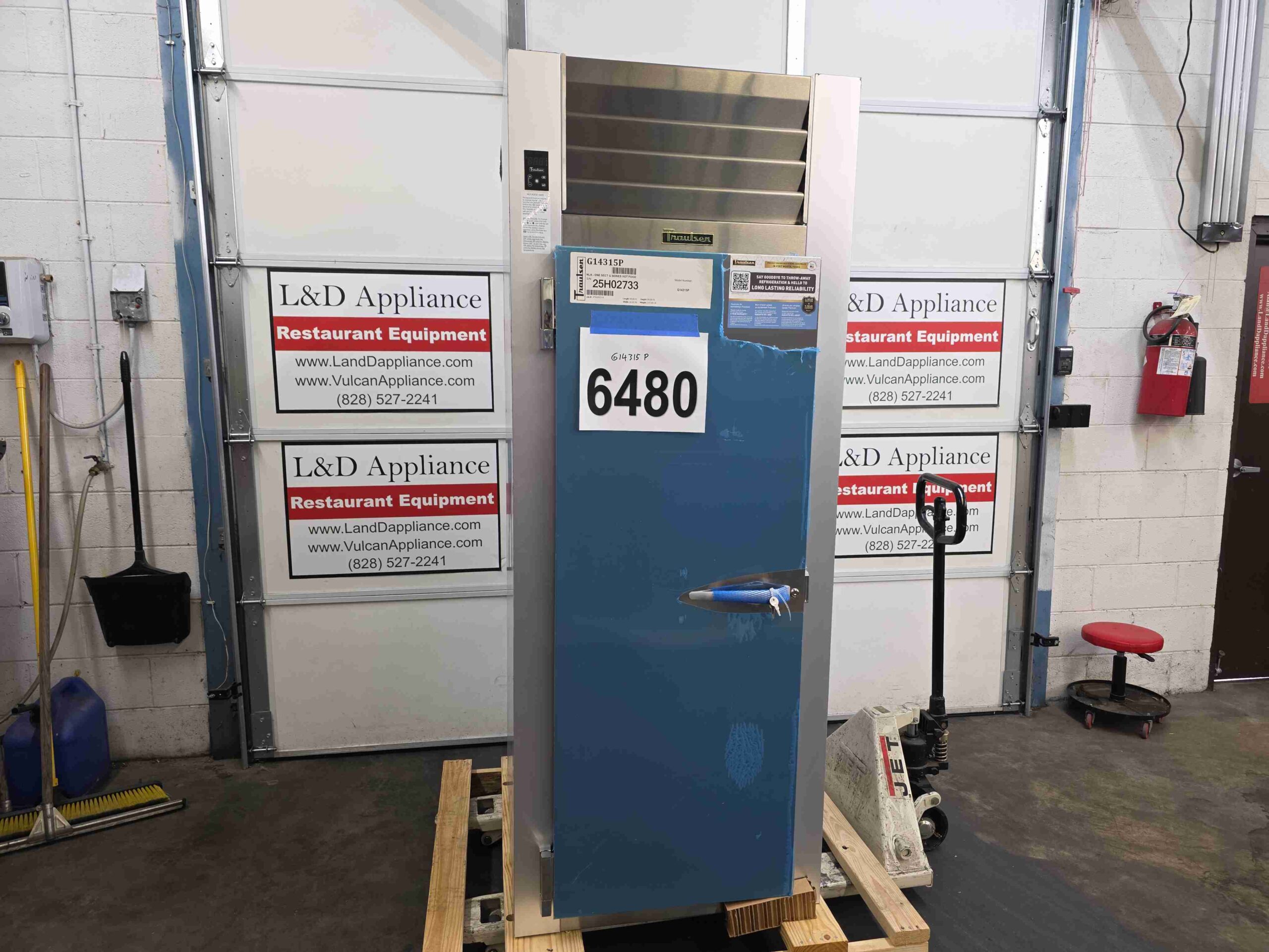 6480 Traulsen G14315P heated cabinet (2)