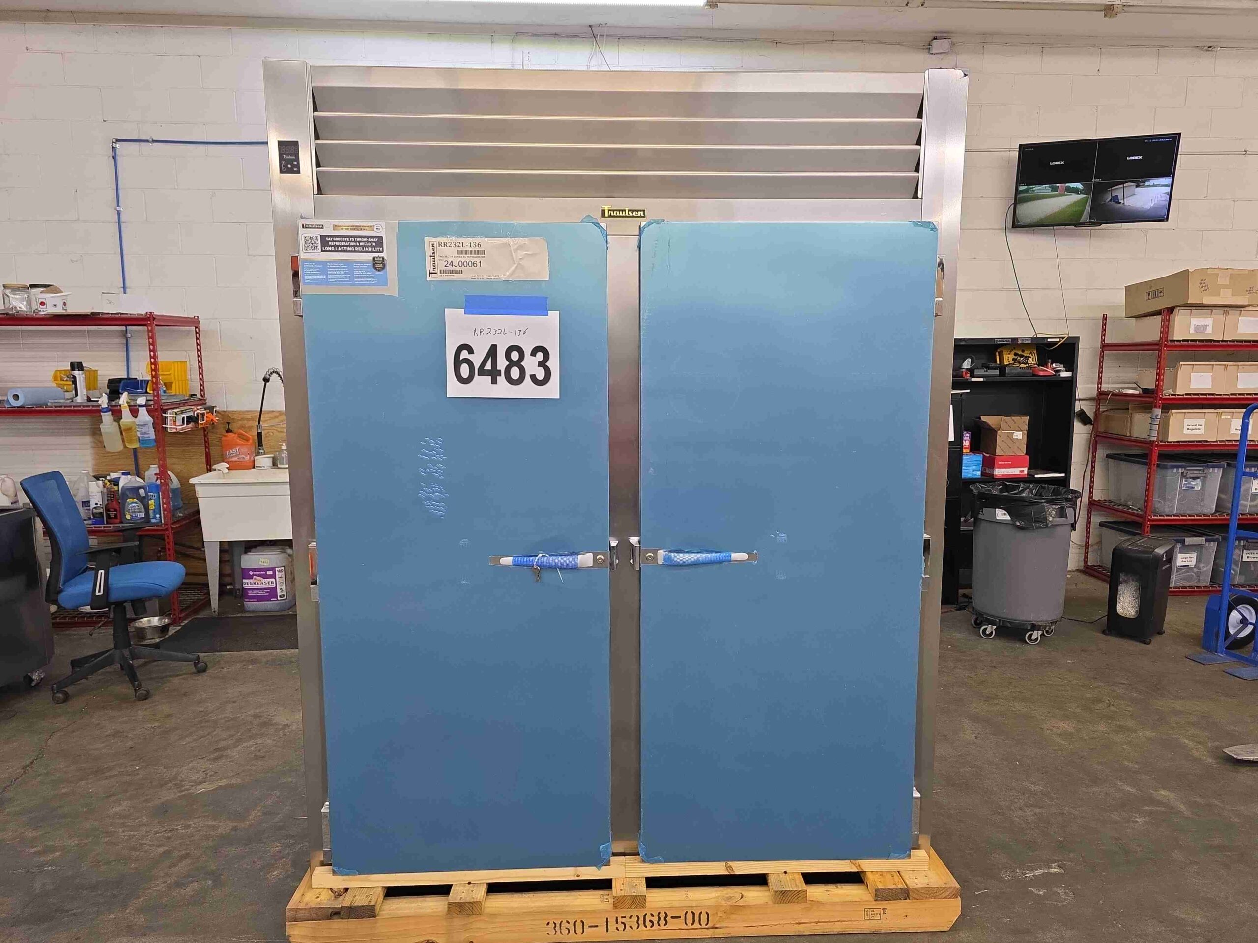 6483 Traulsen RRI232LUT-FHS roll in refrigerator 2-door (2)