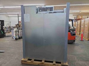6483 Traulsen RRI232LUT-FHS roll in refrigerator 2-door (8)