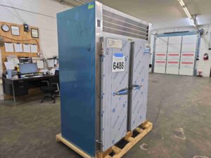 6486 Traulsen RLT232WUT-FHS 2-door freezer (8)