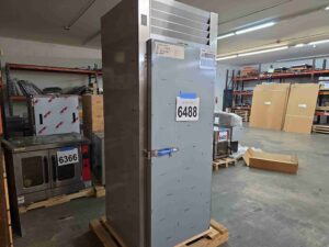 6488 Traulsen RRI132LUT-FHS roll in cooler (8)