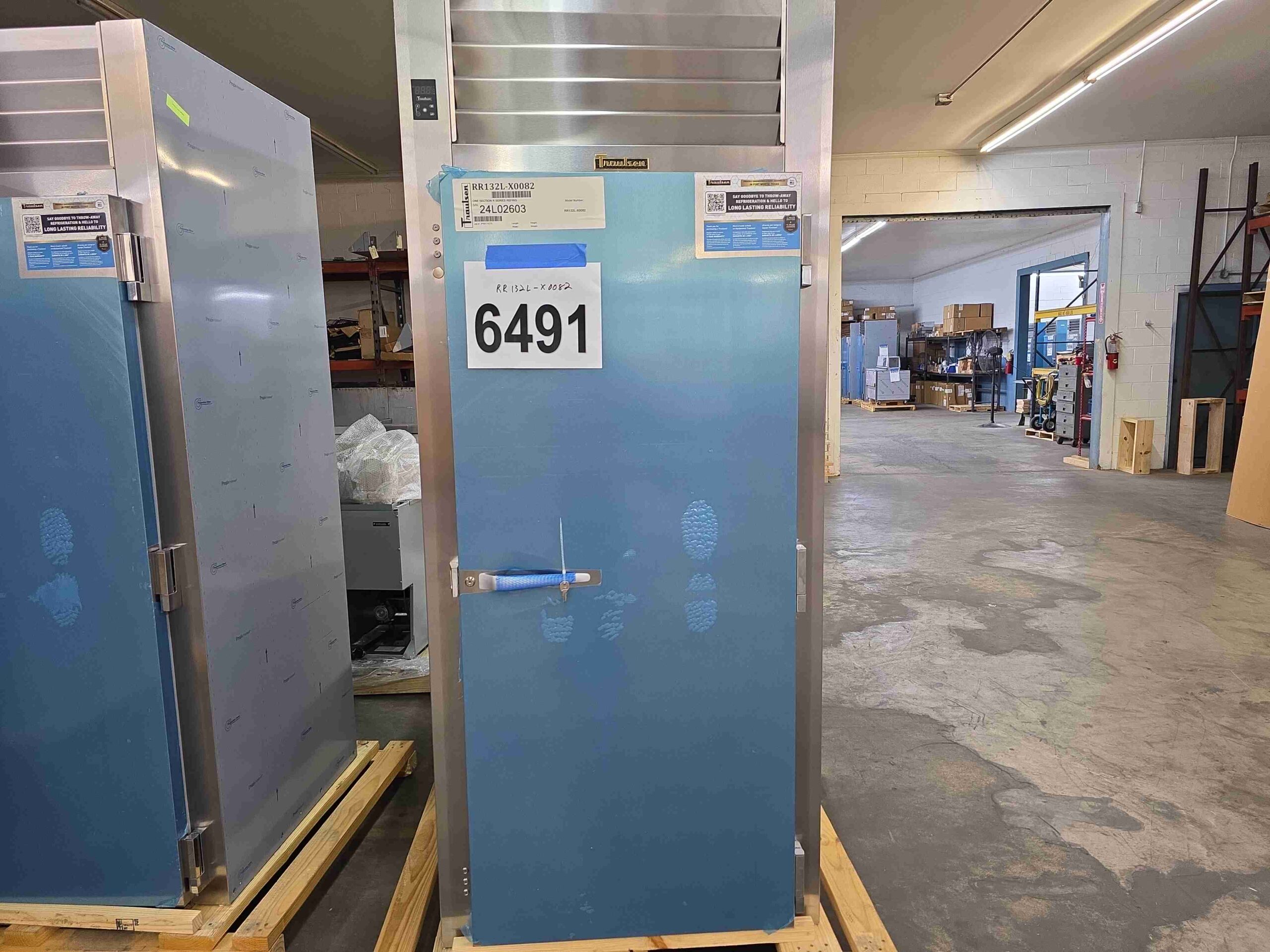 6491 Traulsen RRI132HUT-FHS roll in refrigerator (10)