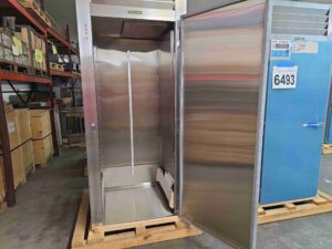 6492 Traulsen RRI132HUT-FHS Roll Through Cooler (14)