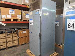 6492 Traulsen RRI132HUT-FHS Roll Through Cooler (18)