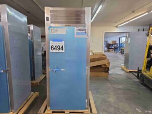 6494 Traulsen RRI132HUT-FHS roll in cooler (9)