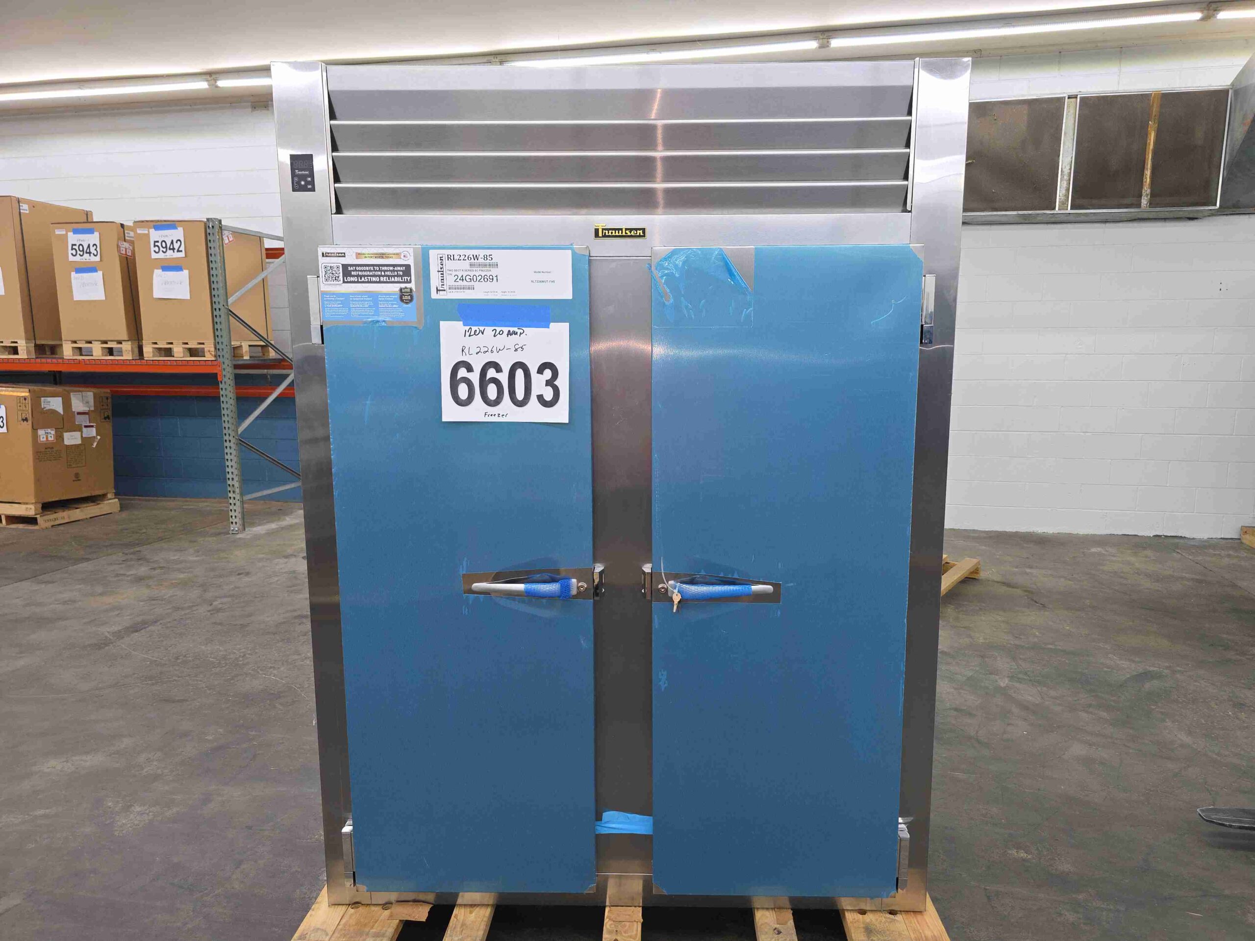 6603 - RLT226WUT-FHS Traulsen 2 Door Freezer (2)