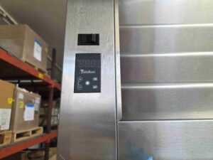 9495 Traulsen RRI132HUT FHS roll in cooler 11 6495 Traulsen RRI132HUT-FHS Refrigerator 9495 Traulsen RRI132HUT-FHS roll in cooler (11)