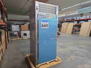 9495 Traulsen RRI132HUT-FHS roll in cooler (7)
