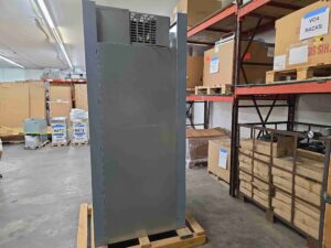 9495 Traulsen RRI132HUT FHS roll in cooler 8 6495 Traulsen RRI132HUT-FHS Refrigerator 9495 Traulsen RRI132HUT-FHS roll in cooler (8)