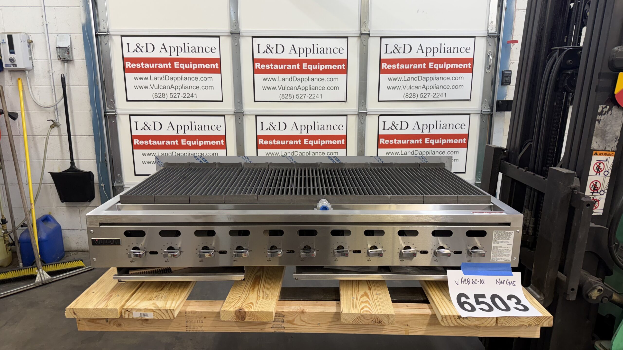 6503 Vulcan VACB60 101 radiant charbroiler 8 scaled 6503 Vulcan VACB60-101 Charbroiler 6503 Vulcan VACB60-101 radiant charbroiler (8)