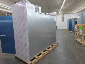 6592 Traulsen ARI332LUT-FHS 3-door keg roll in cooler (1)
