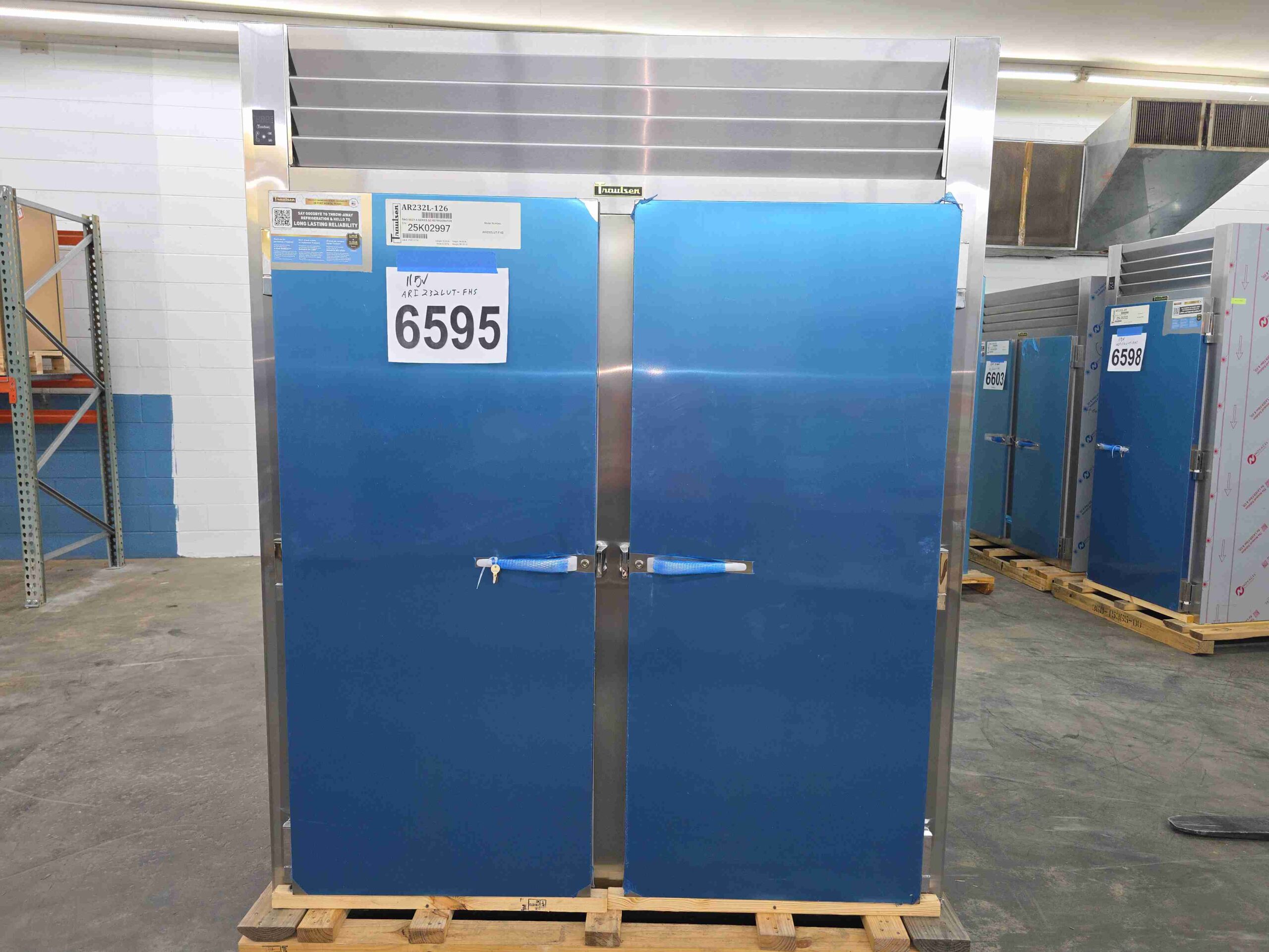 6595 Traulsen ARI232LUT-FHS roll in keg refrigerator (2)