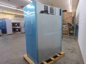 6596 Traulsen ADT232NUT-FHS dual temp freezer cooler (10)