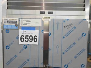 6596 Traulsen ADT232NUT-FHS dual temp freezer cooler (5)