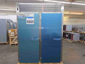 6605 Traulsen RR232HP-X0038 (2)