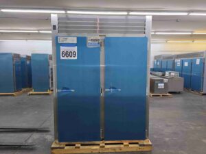 6609 RR232HP-X0037 Traulsen roll through cooler (11)