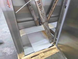 6609 RR232HP-X0037 Traulsen roll through cooler (14)