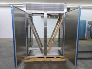 6609 RR232HP-X0037 Traulsen roll through cooler (16)